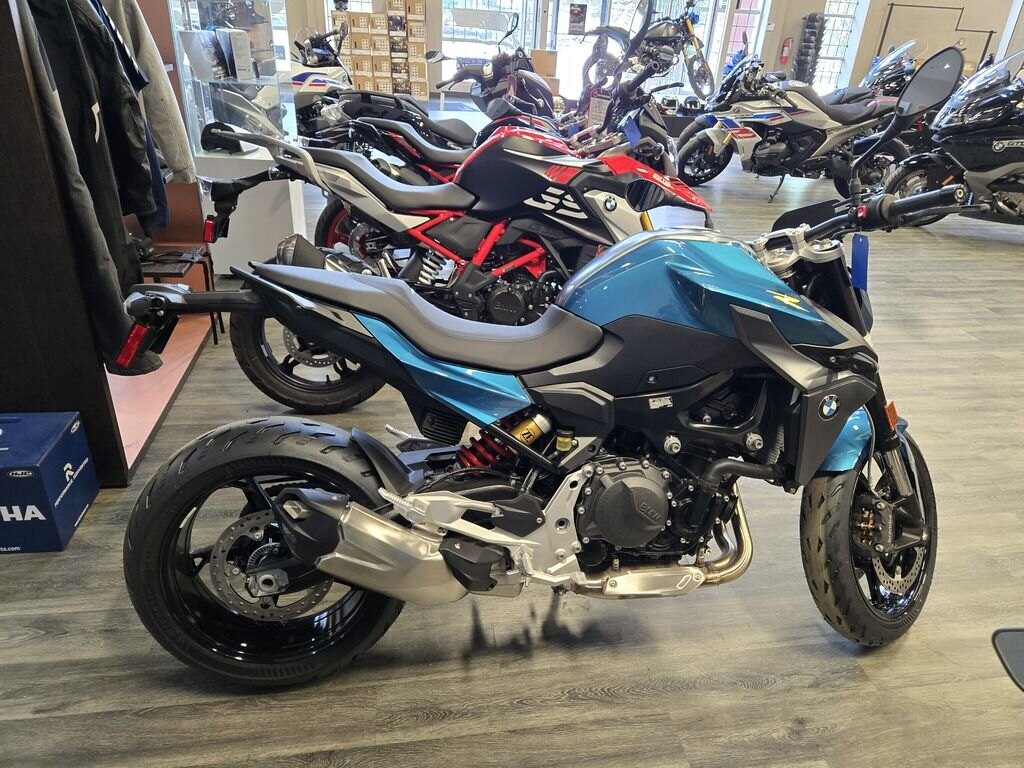 2026 BMW F 900 R Snapper Rocks Blue metallic