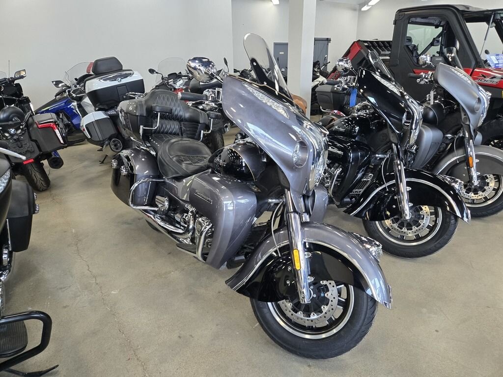 2016 Indian Motorcycle Roadmaster Steel Gray and Thunder Black