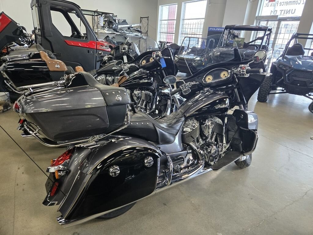 2016 Indian Motorcycle Roadmaster Steel Gray and Thunder Black