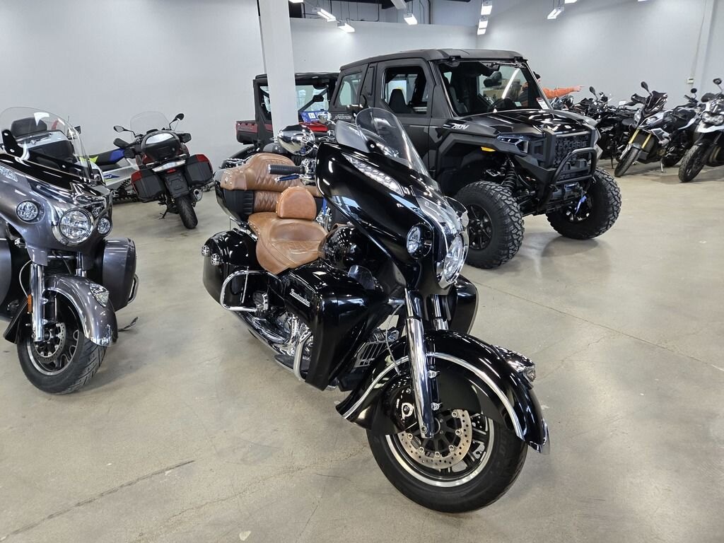2015 Indian Motorcycle Roadmaster Thunder Black