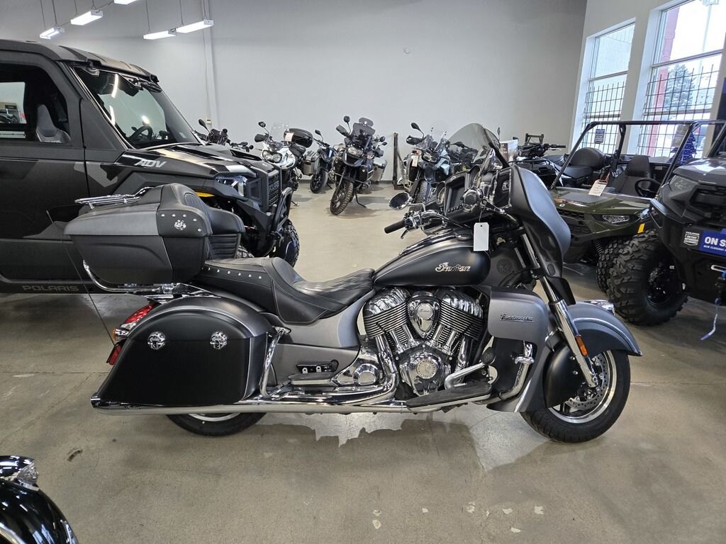 2019 Indian Motorcycle Roadmaster Steel Gray Smoke / Thunder Black Smoke