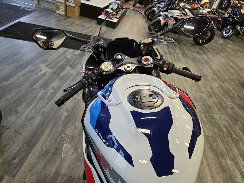2021 BMW S 1000 RR Light White/Racing Blue Metallic/Racing Red