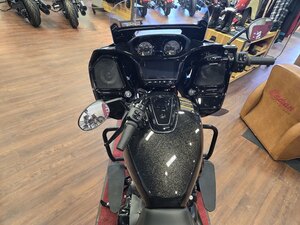 2026 Indian Motorcycle Challenger Dark Horse 112 Powerband Audio Black Crystal w/Black Metallic & Championship G