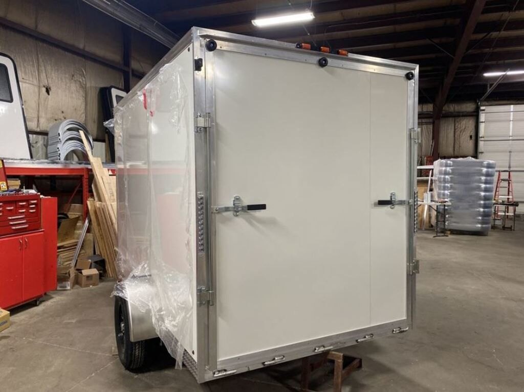 2022 PARADISE RECREATION ALUMINUM ENCLOSED SA6X10 35E