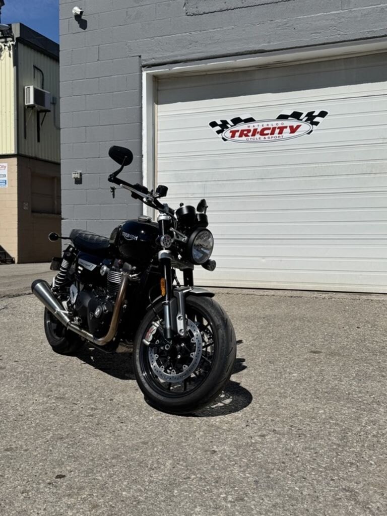2022 Triumph Speed Twin Jet Black