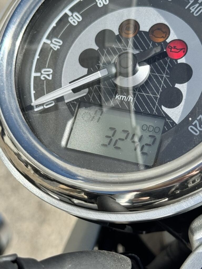 2022 Triumph Speed Twin Jet Black