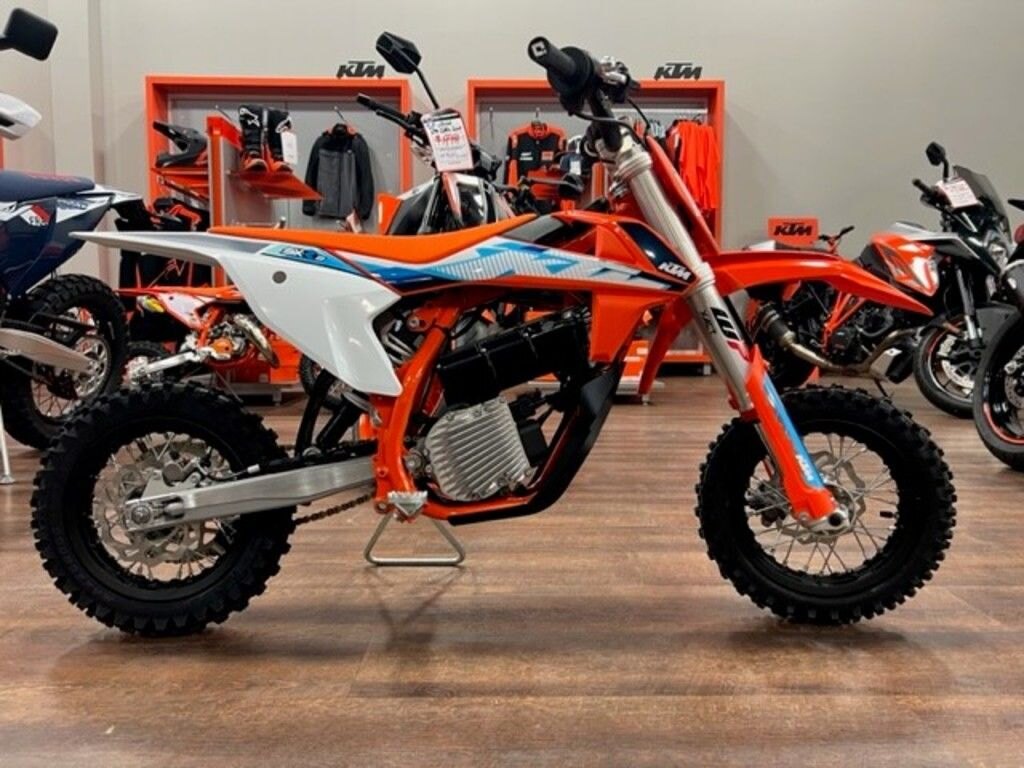 2023 KTM SX-E 3