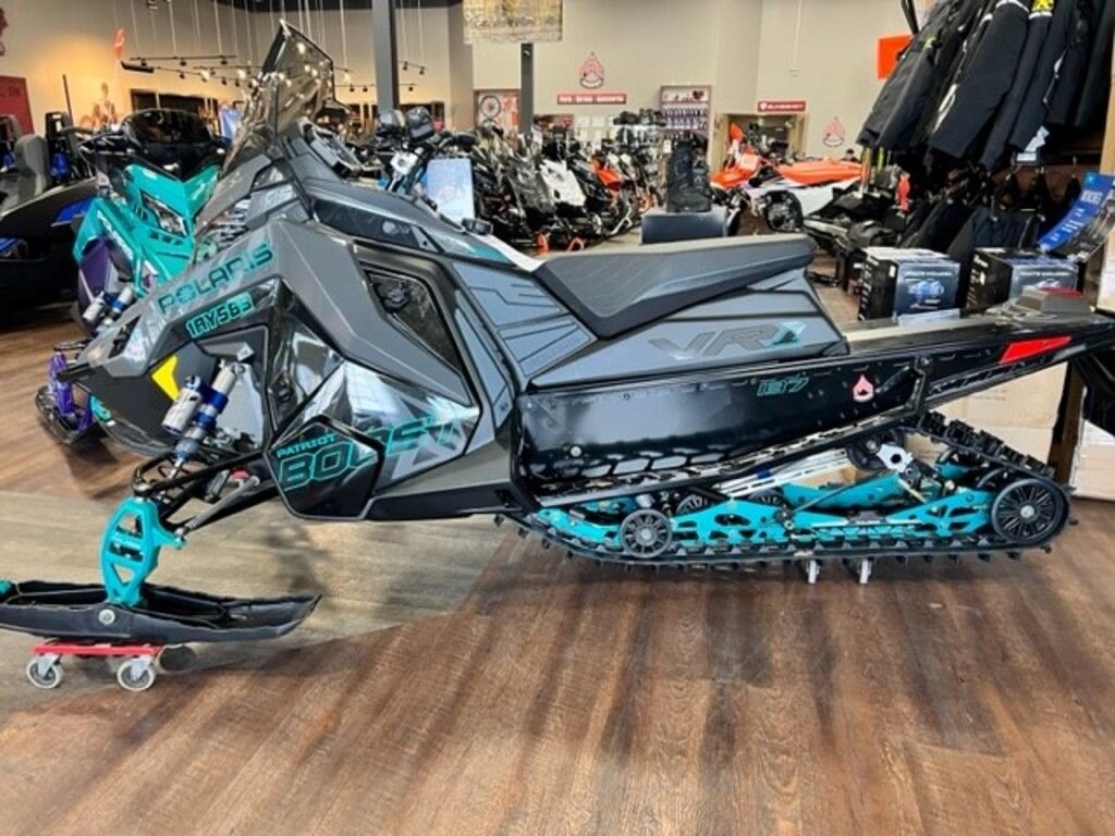 2024 Polaris Patriot Boost Indy VR1 137 Premium Black Crystal