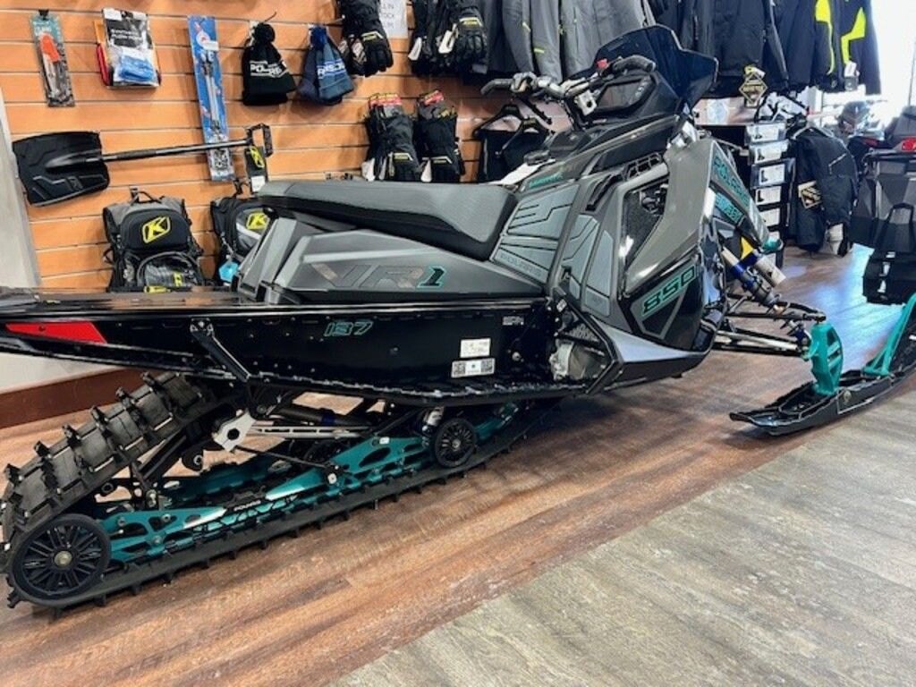 2024 Polaris 850 Indy VR1 137 Premium Black Crystal