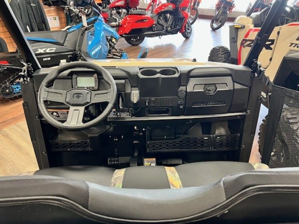 2025 Indian Scout Sixty Classic Limited Black Metallic