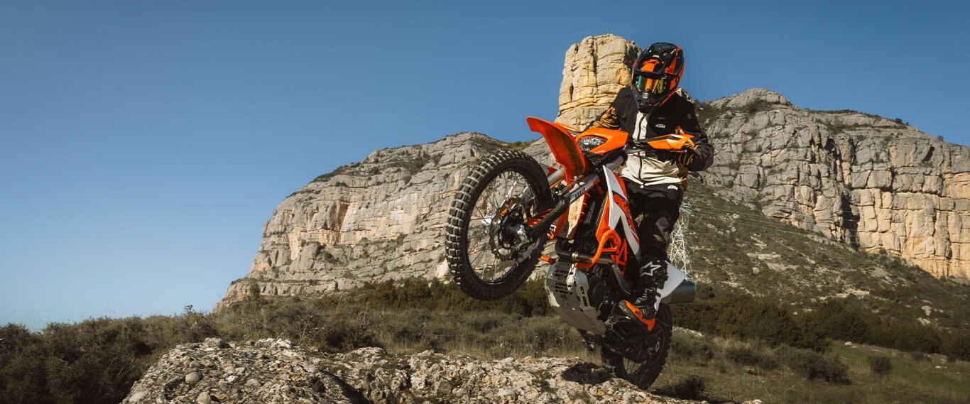 2026 KTM 690 SMC R