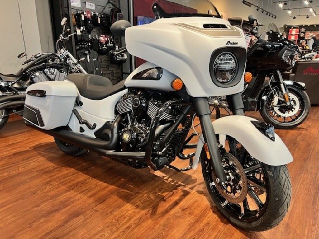 2021 Indian Motorcycle Challenger Limited Ruby Metallic