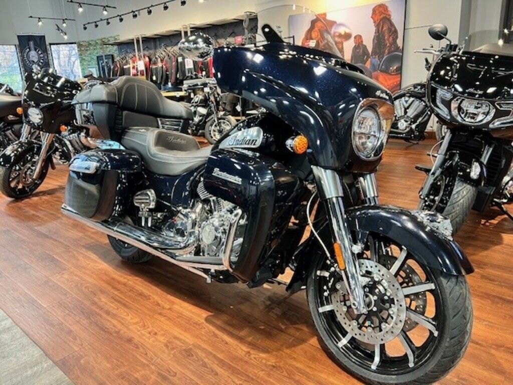 2021 Indian Motorcycle Roadmaster Limited Thunder Black Azure Crystal
