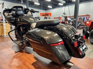 2026 Indian Motorcycle Challenger Dark Horse 112 w/PowerBand Audio Black Crystal w/Black Metalli