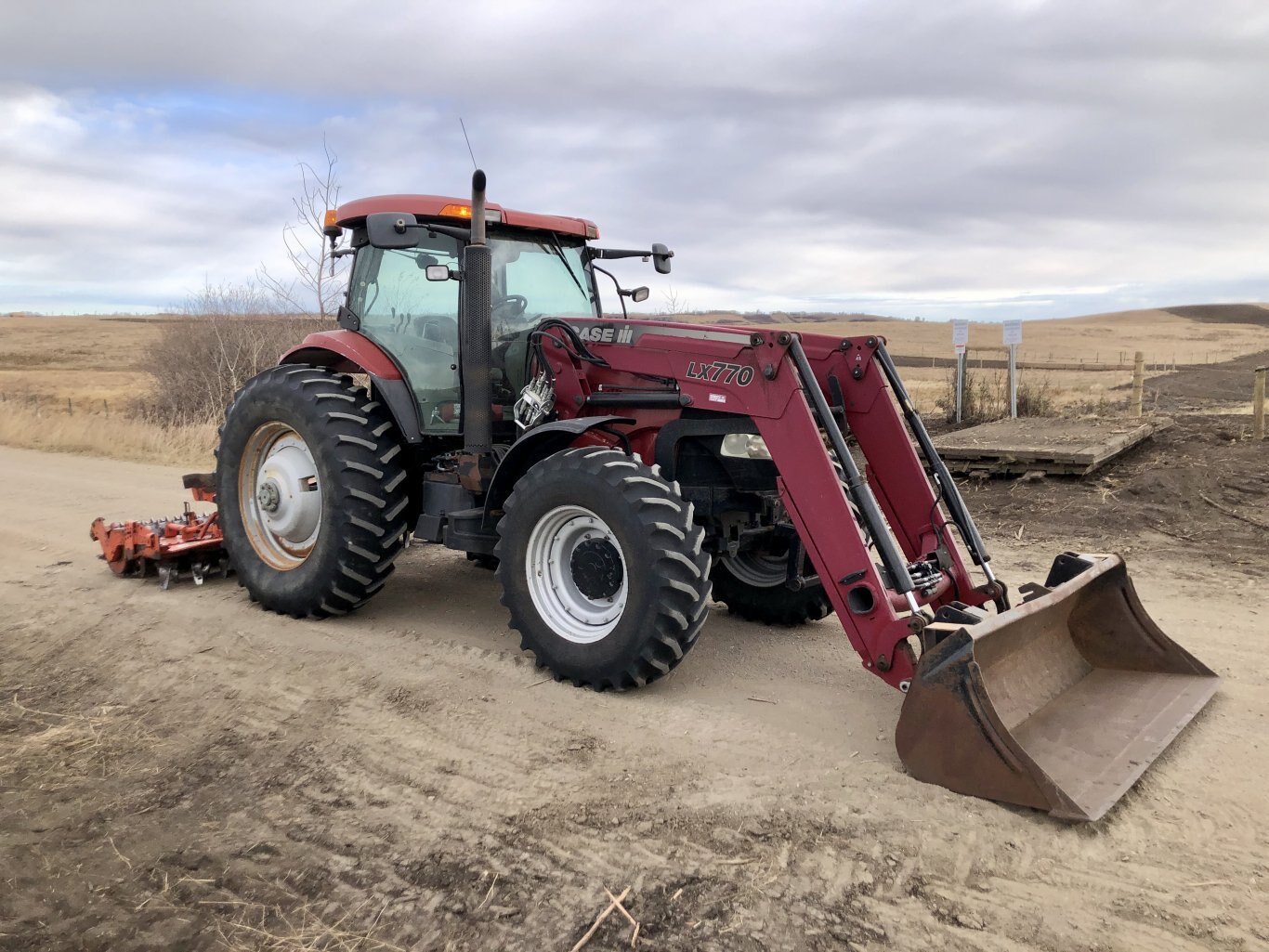 2007 Case IH Puma 165 MFWD Tractor w/ FEL