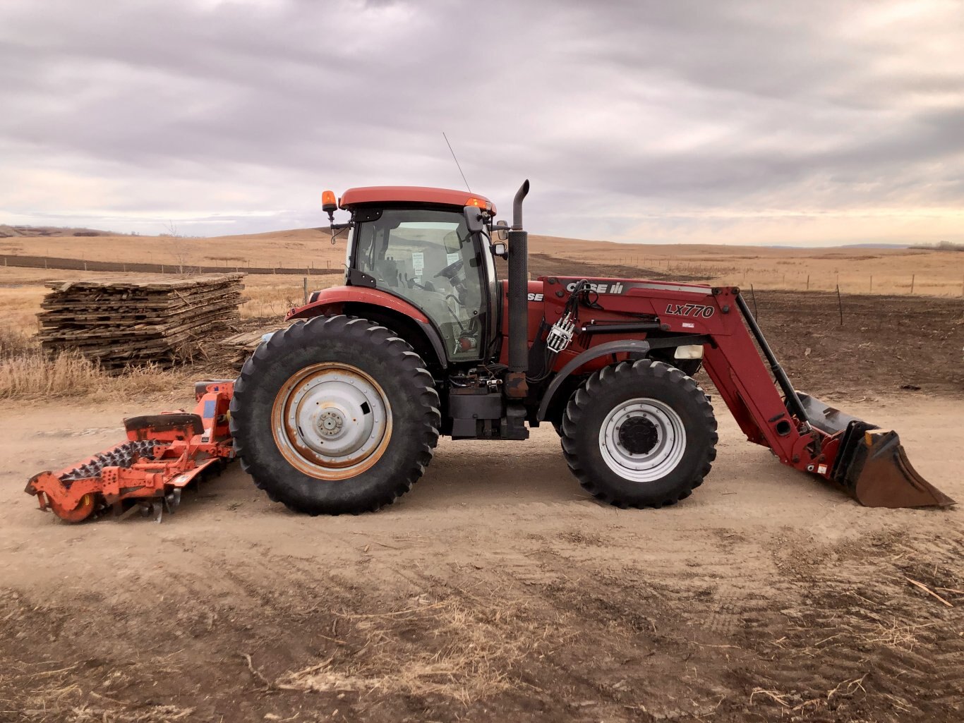 2007 Case IH Puma 165 MFWD Tractor w/ FEL