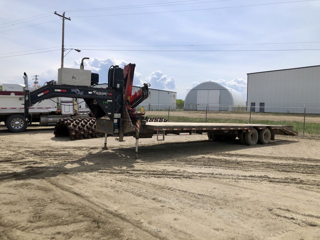 2009 Load Max Gooseneck w/ Fassi F65 Knuckle Picker Trailer