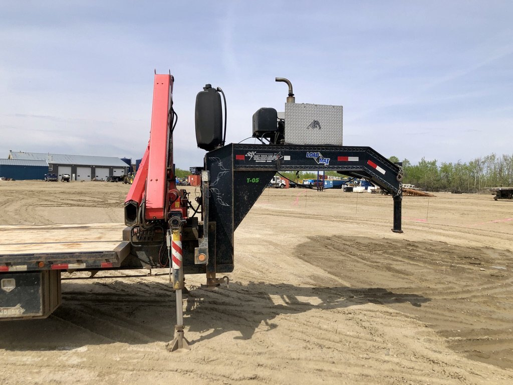 2009 Load Max Gooseneck w/ Fassi F65 Knuckle Picker Trailer