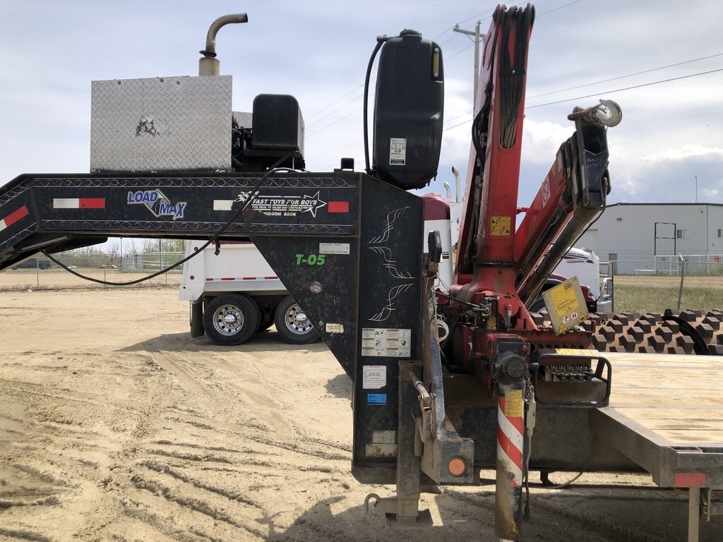 2009 Load Max Gooseneck w/ Fassi F65 Knuckle Picker Trailer