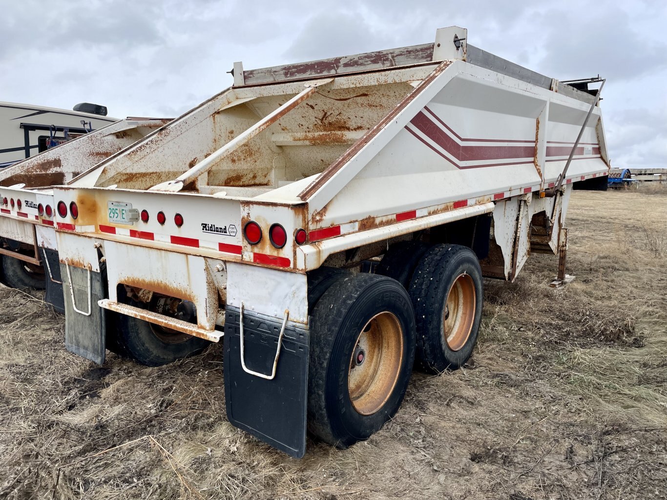 1998 Midland MG29MX2000 T/A Bottom Belly Dump Trailer