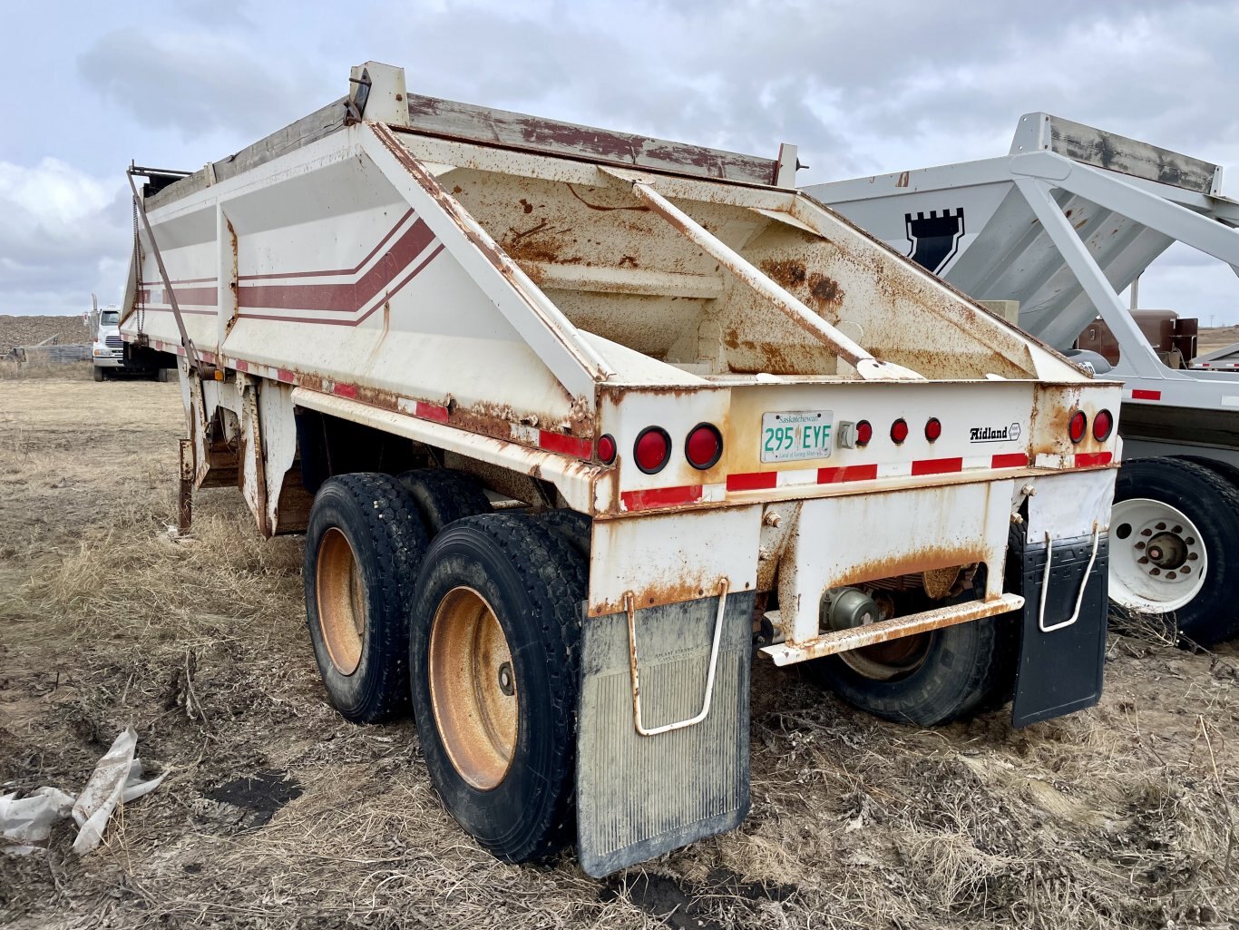 1998 Midland MG29MX2000 T/A Bottom Belly Dump Trailer