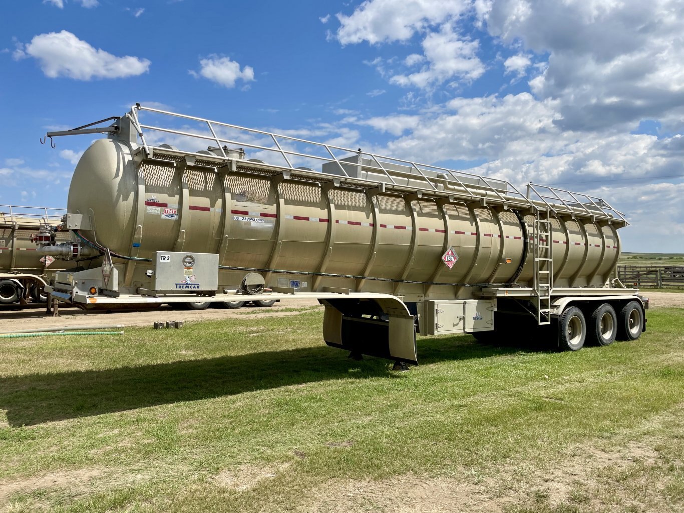 2015 Tremcar 407 42m3 Aluminum Tridem Tank Trailer