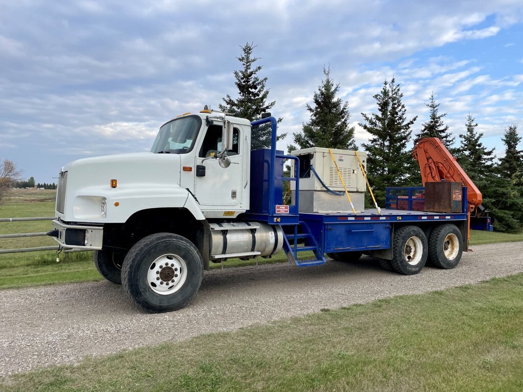 2006 International 5600i 6x6 Knuckle Picker Boom Truck