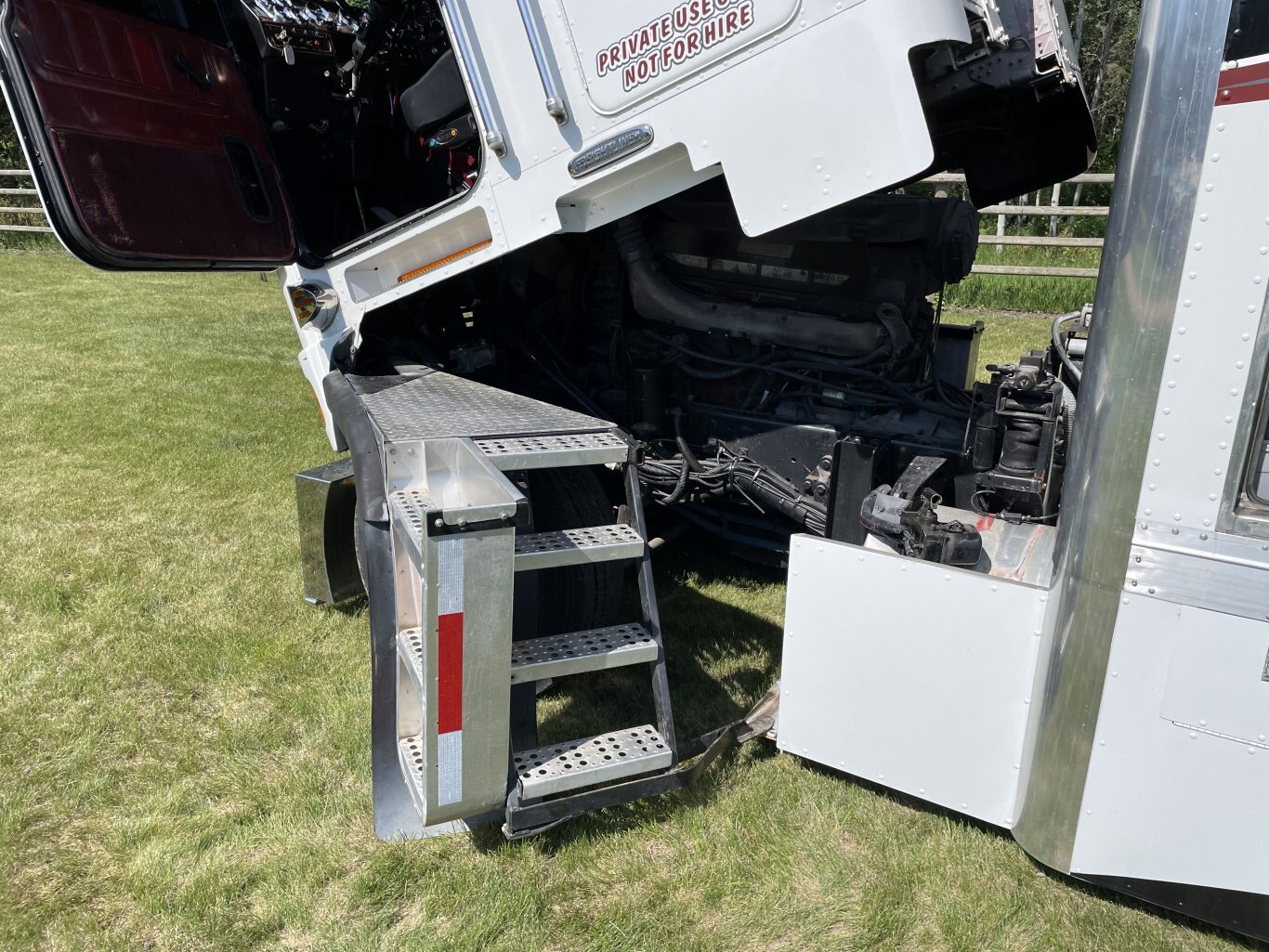 1997 Freightliner FLB S/A Cabover Truck Tractor w/Garage