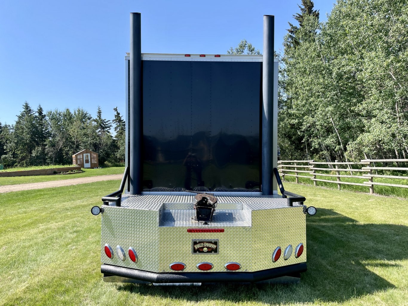 1997 Freightliner FLB S/A Cabover Truck Tractor w/Garage