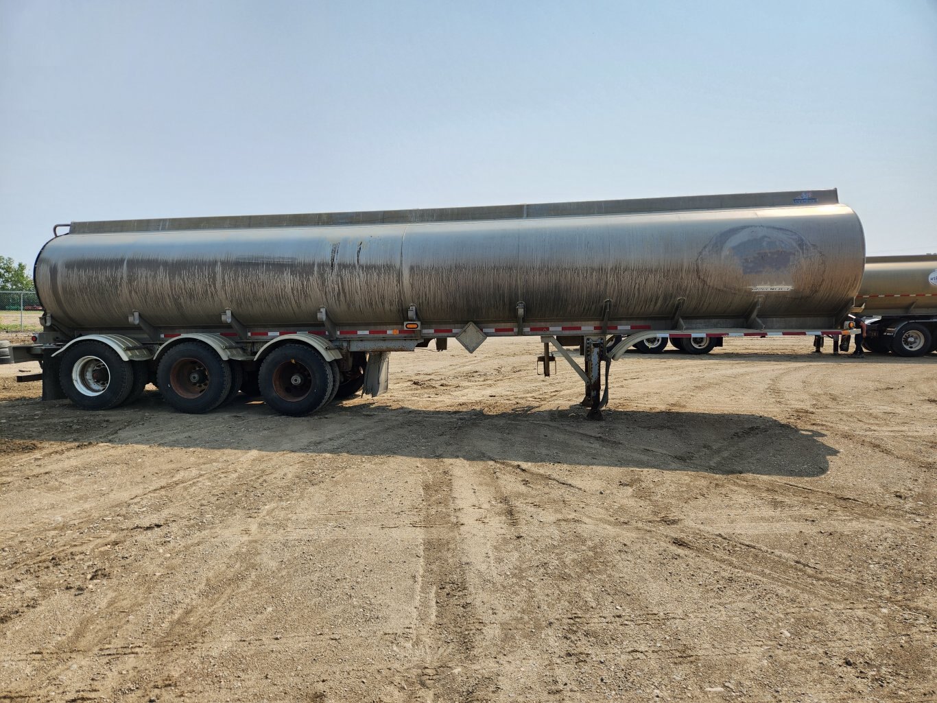 2014 Hutchinson 406 Crude 38m3 Aluminum Tridem Tank Trailer