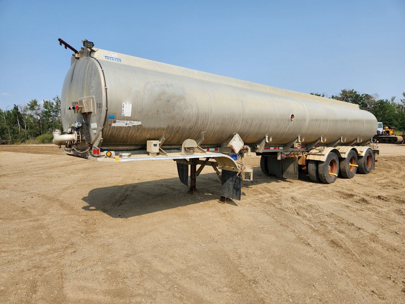 2014 Hutchinson 406 Crude 38m3 Aluminum Tridem Tank Trailer