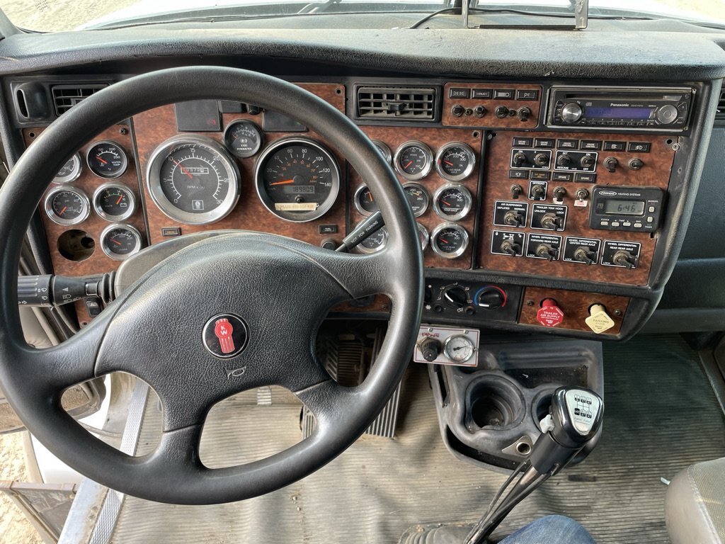 2004 Kenworth T800 Tridrive w/ Manitex 2892 Boom Truck