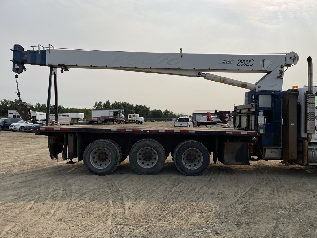 2004 Kenworth T800 Tridrive w/ Manitex 2892 Boom Truck