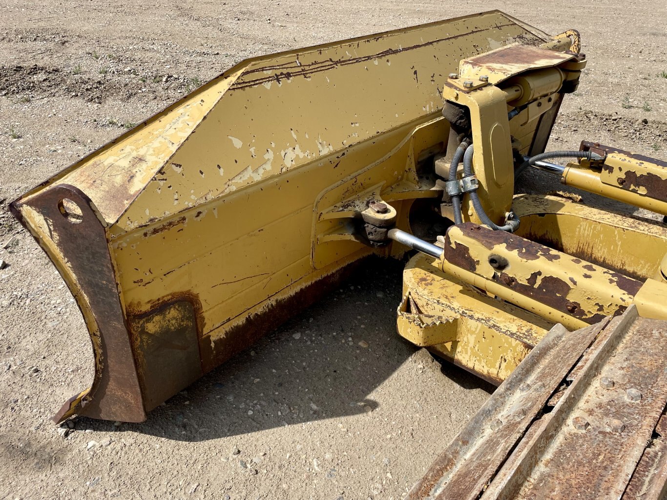 2004 Caterpillar D5N LGP VPAT Dozer