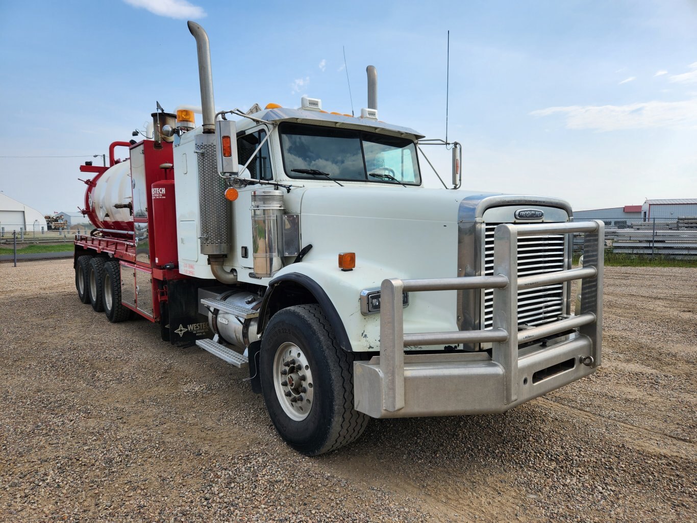 2007 Freightliner FLD120SD Tridrive Westech Combo Vacuum Truck