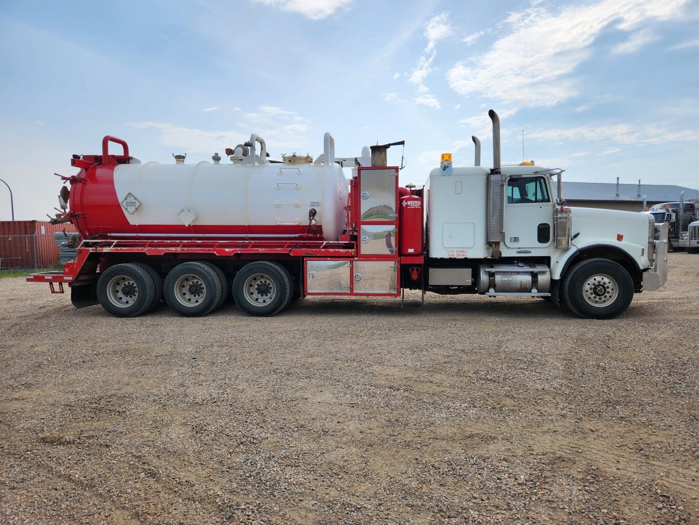 2007 Freightliner FLD120SD Tridrive Westech Combo Vacuum Truck