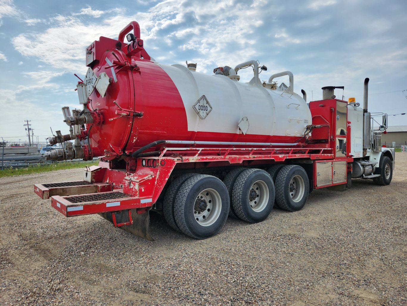 2007 Freightliner FLD120SD Tridrive Westech Combo Vacuum Truck