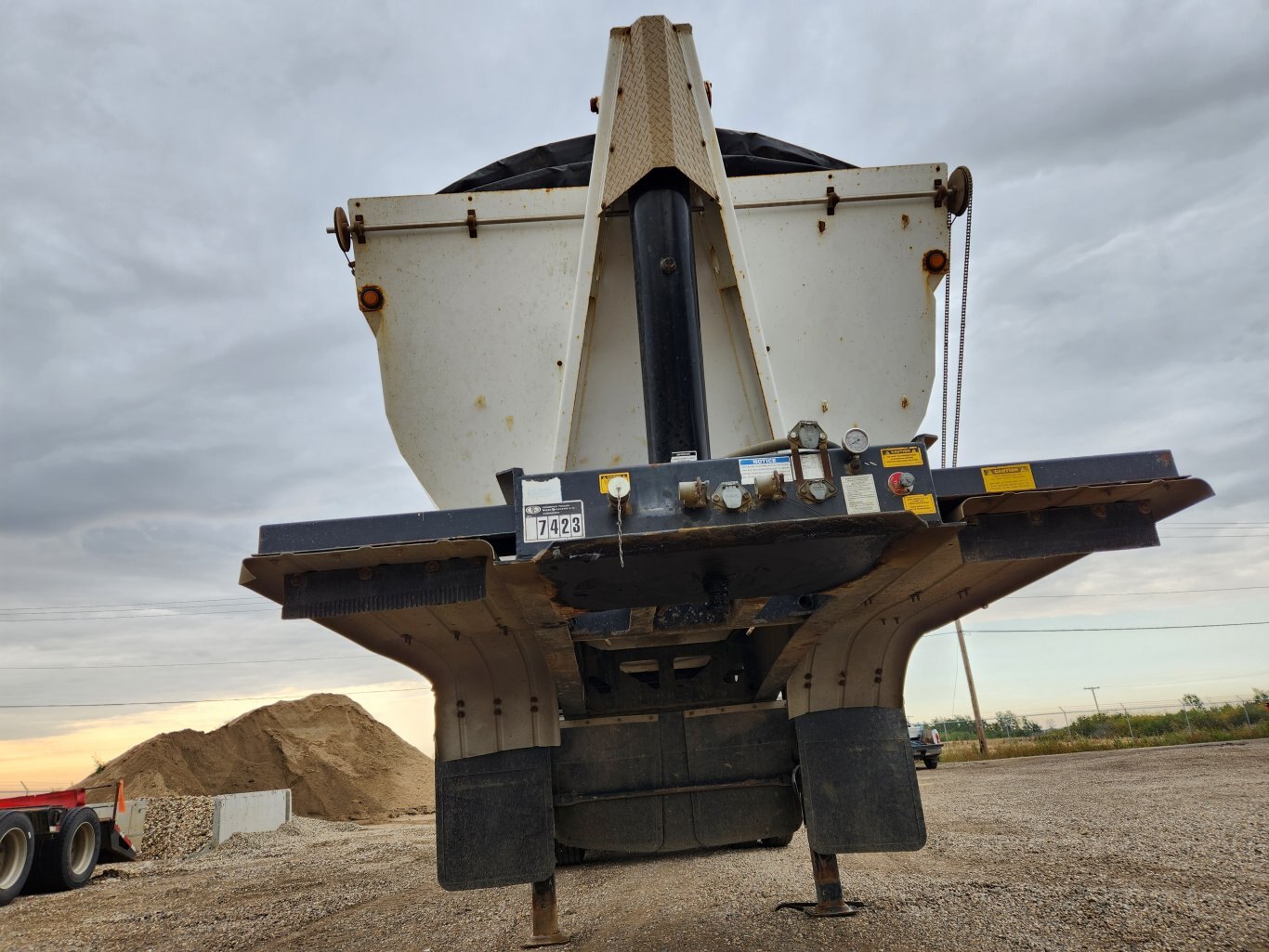 2013 Doepker Impact Tridem End Dump Trailer