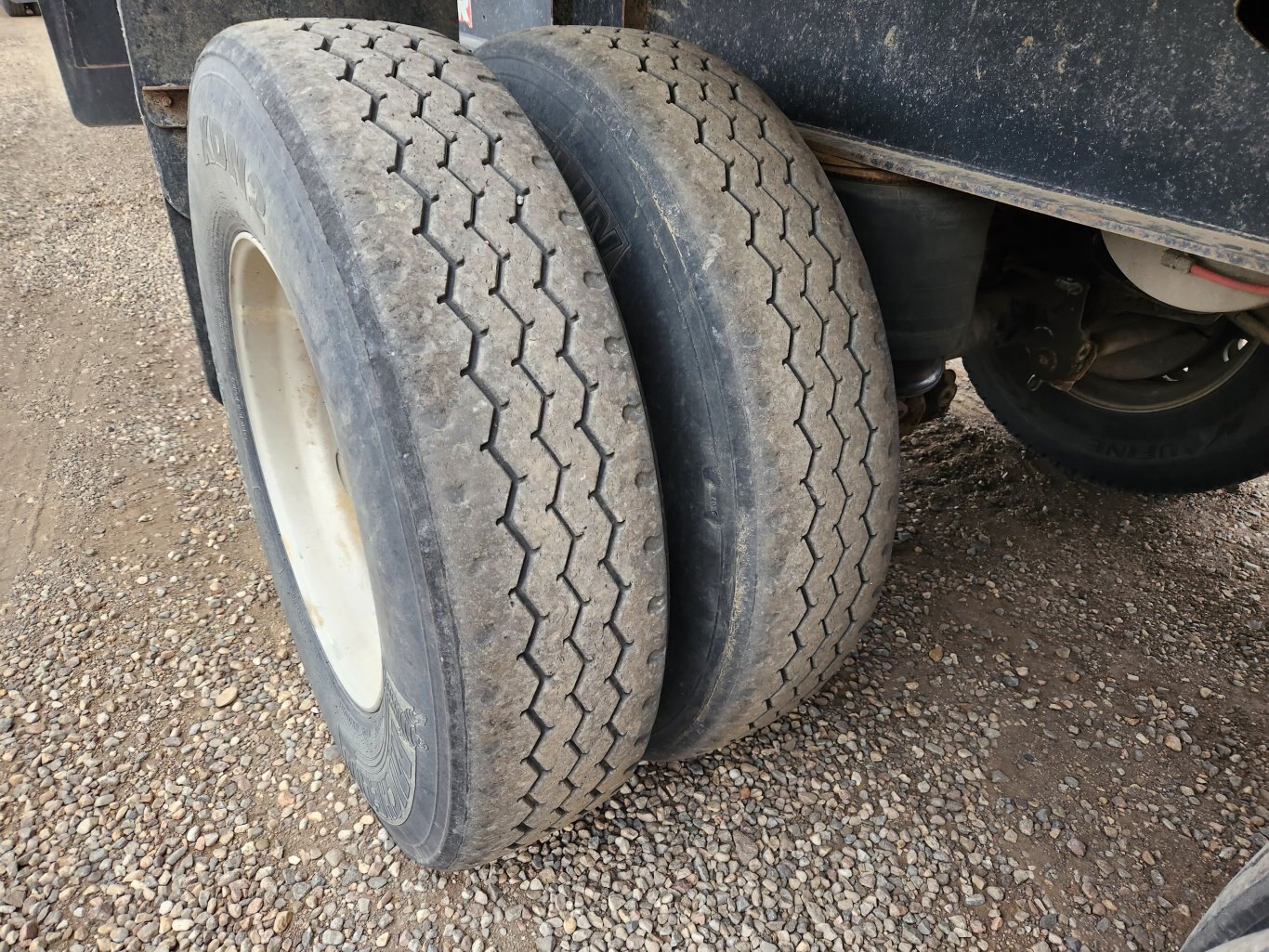 2013 Doepker Impact Tridem End Dump Trailer