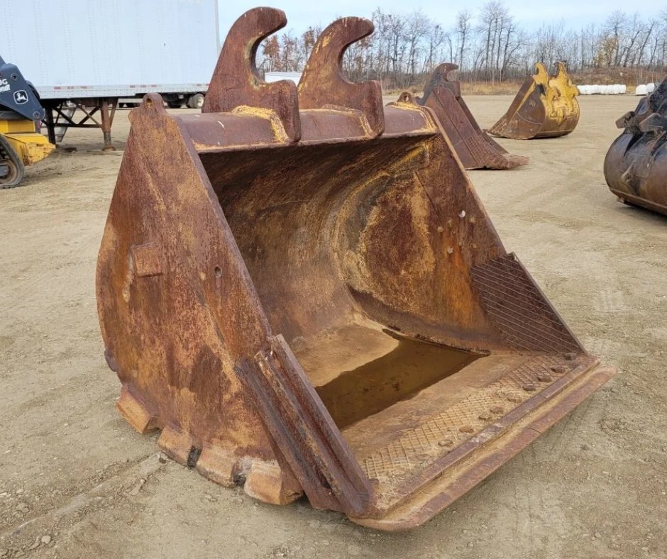 CAT Q/C 72 Inch Clean Up Bucket 300 Series