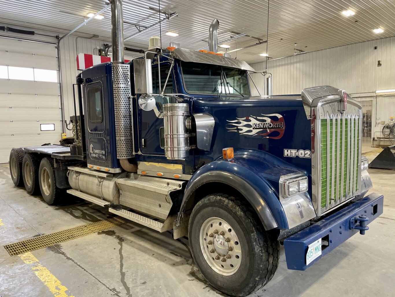 2008 Kenworth W900 Tridrive Winch Truck Tractor w/ Cat 6NZ