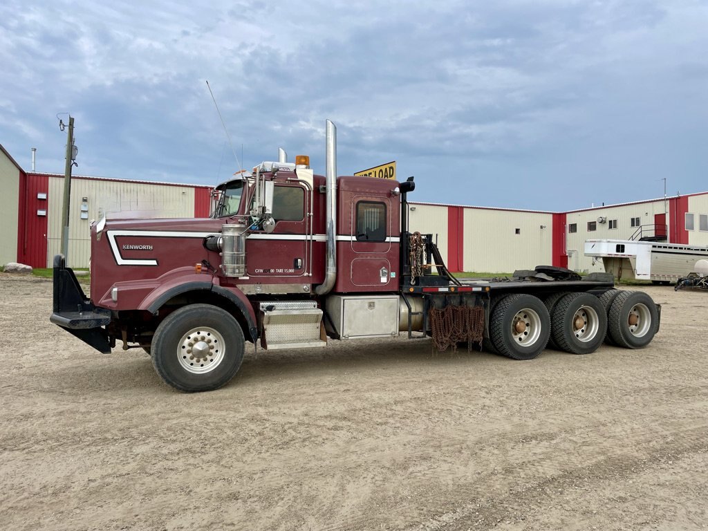 2007 Kenworth C500 Tridrive Winch Tractor Truck