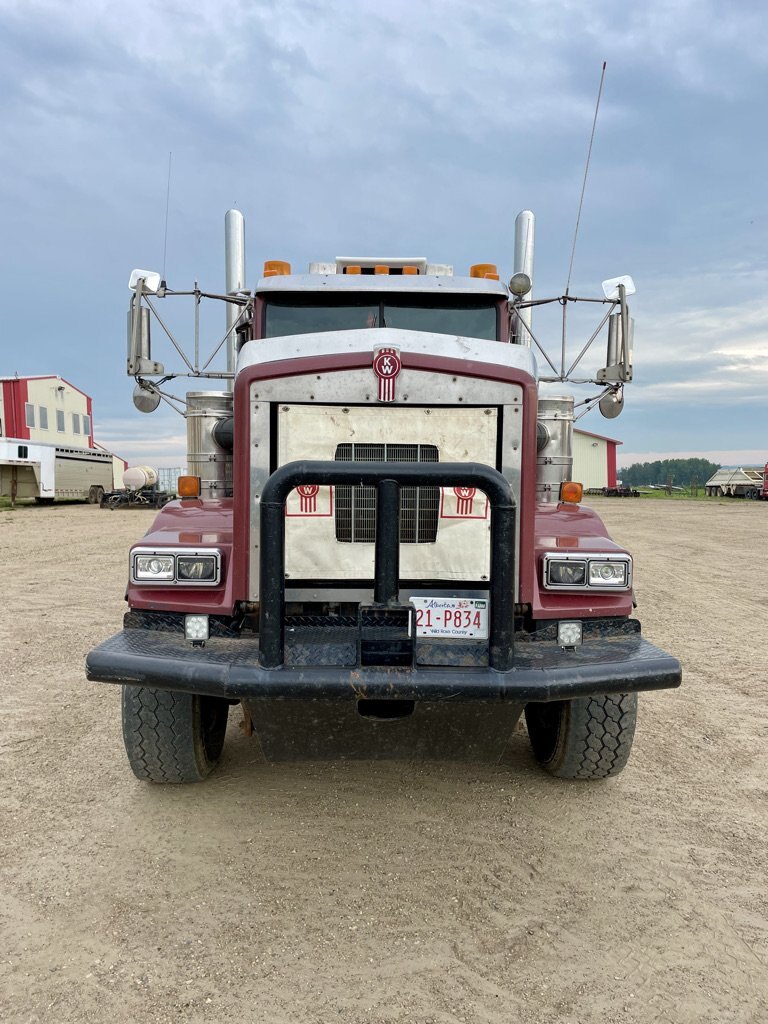 2007 Kenworth C500 Tridrive Winch Tractor Truck