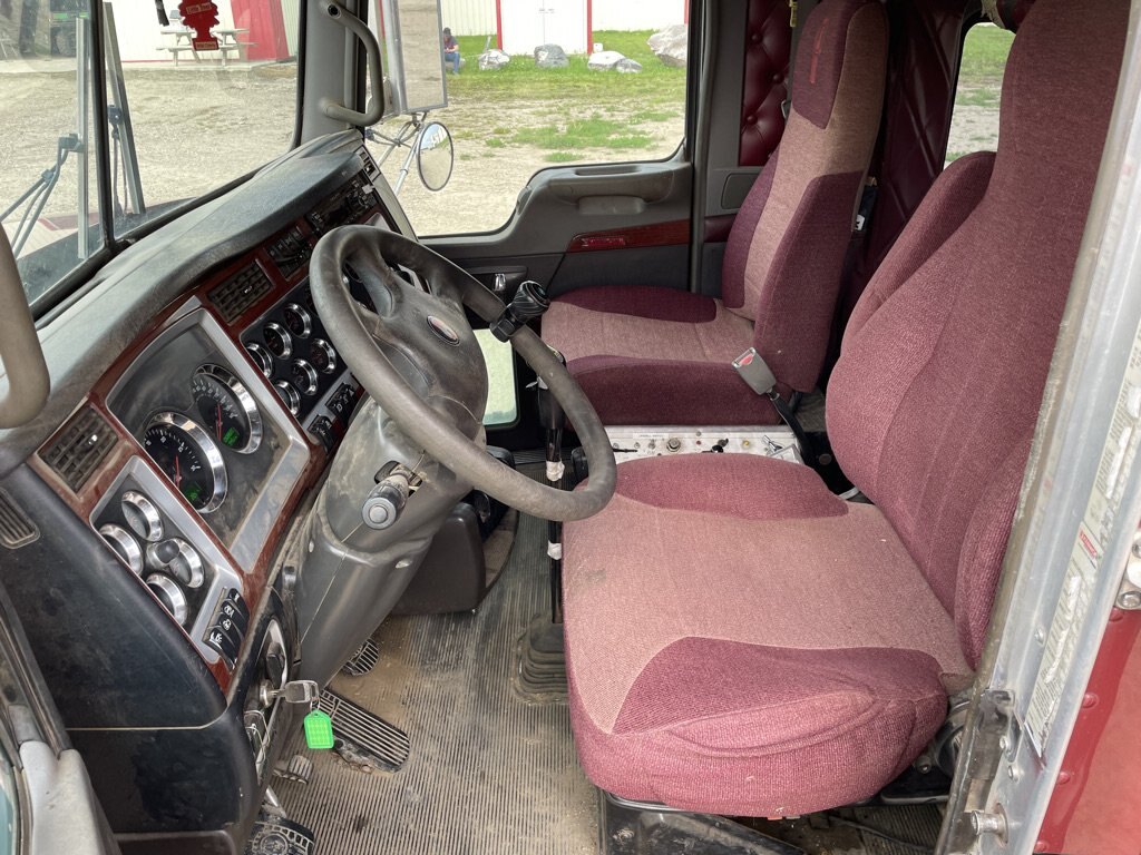 2007 Kenworth C500 Tridrive Winch Tractor Truck