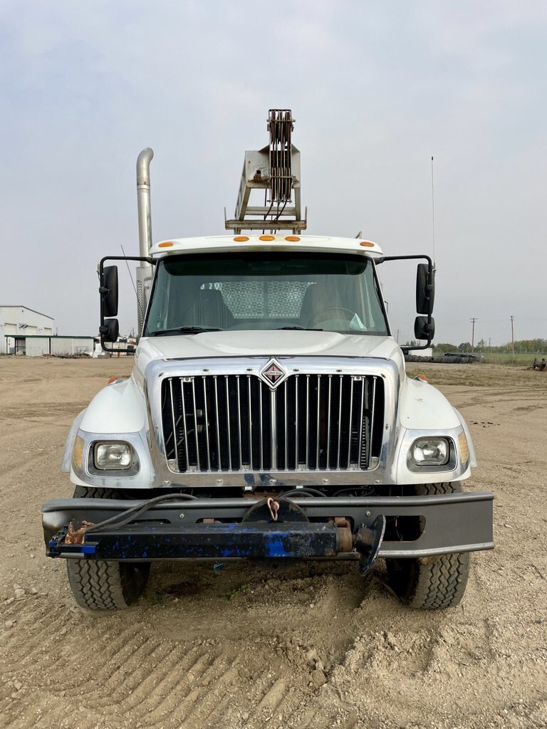 2006 International 7500 T/A Drill Truck