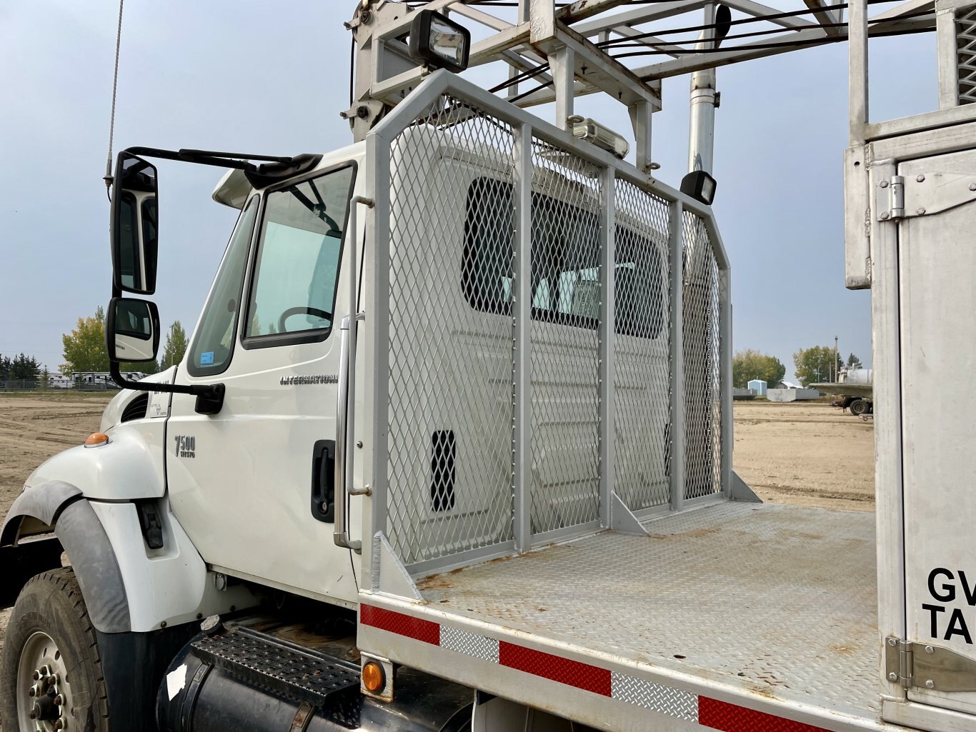 2006 International 7500 T/A Drill Truck