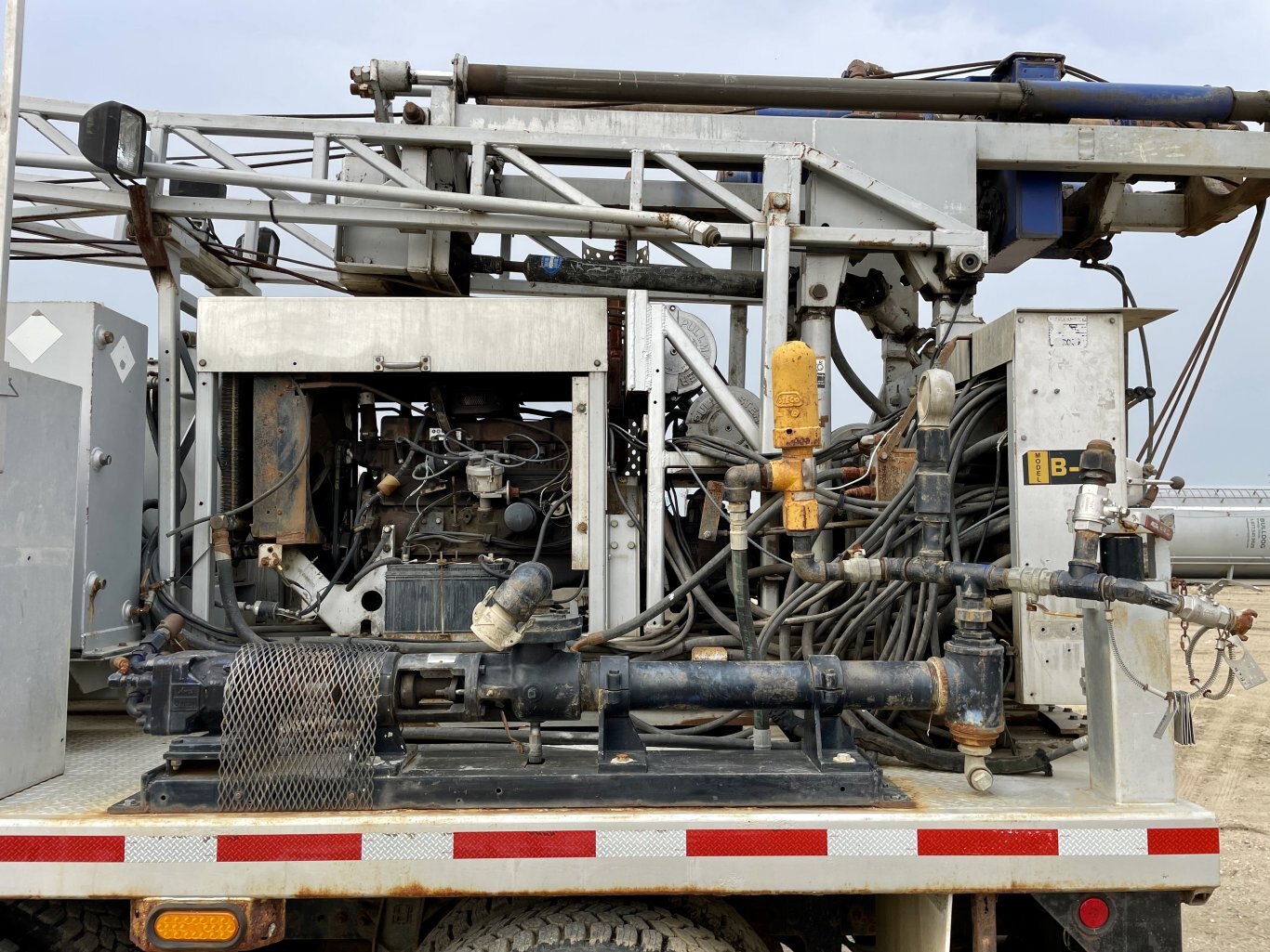 2006 International 7500 T/A Drill Truck