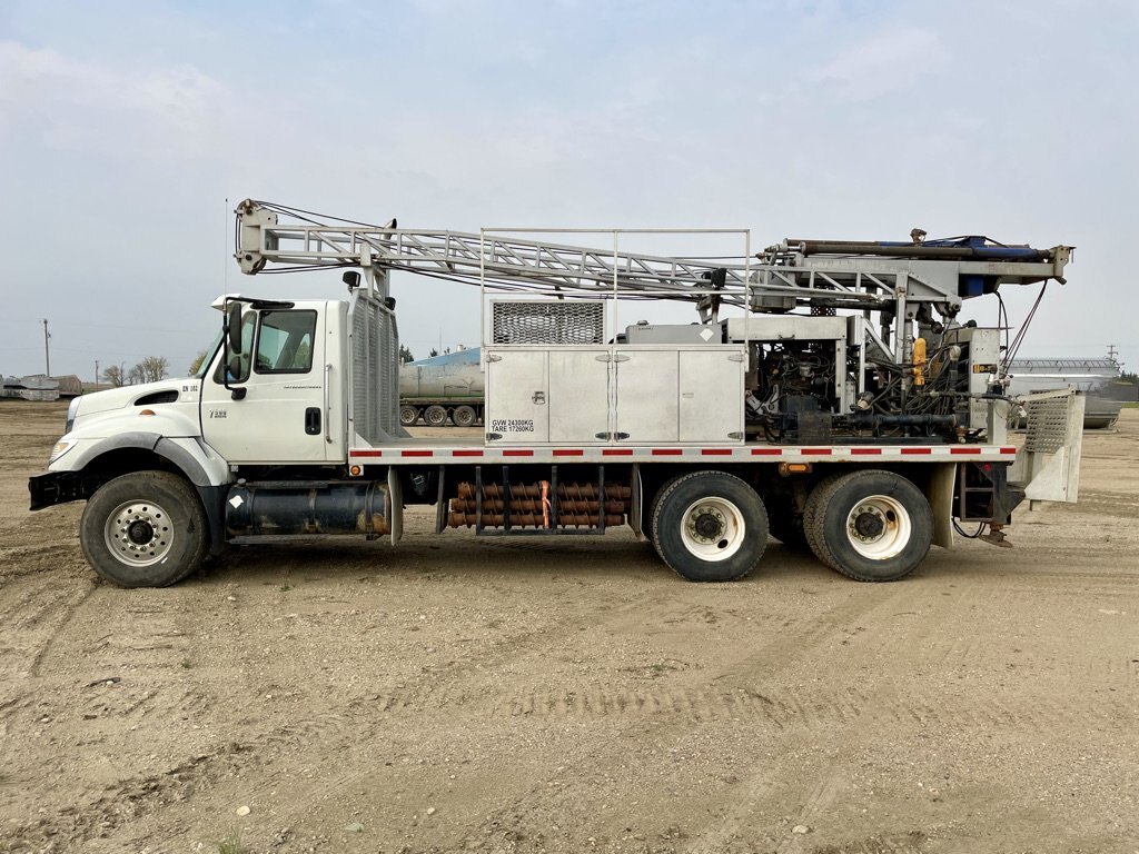 2006 International 7500 T/A Drill Truck