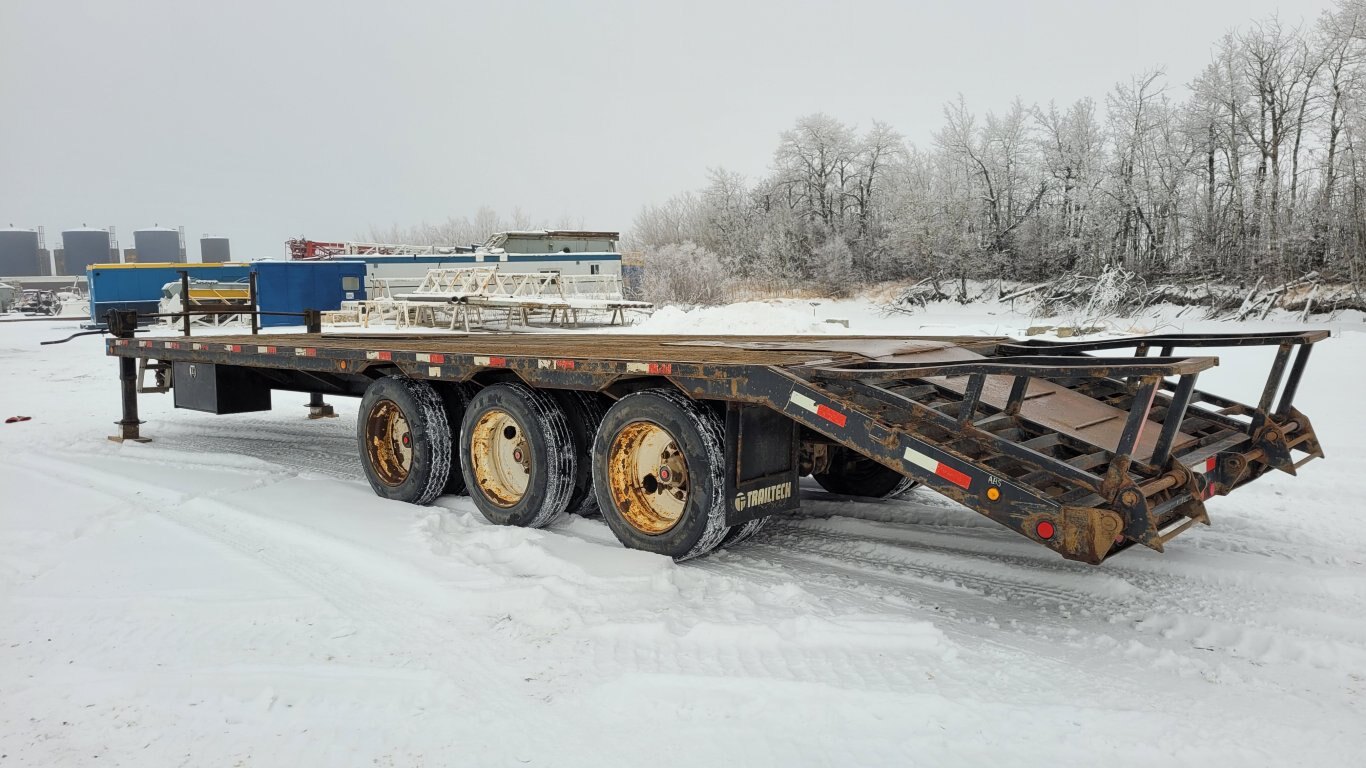 2012 TRAILTECH Tridem Equipment Trailer