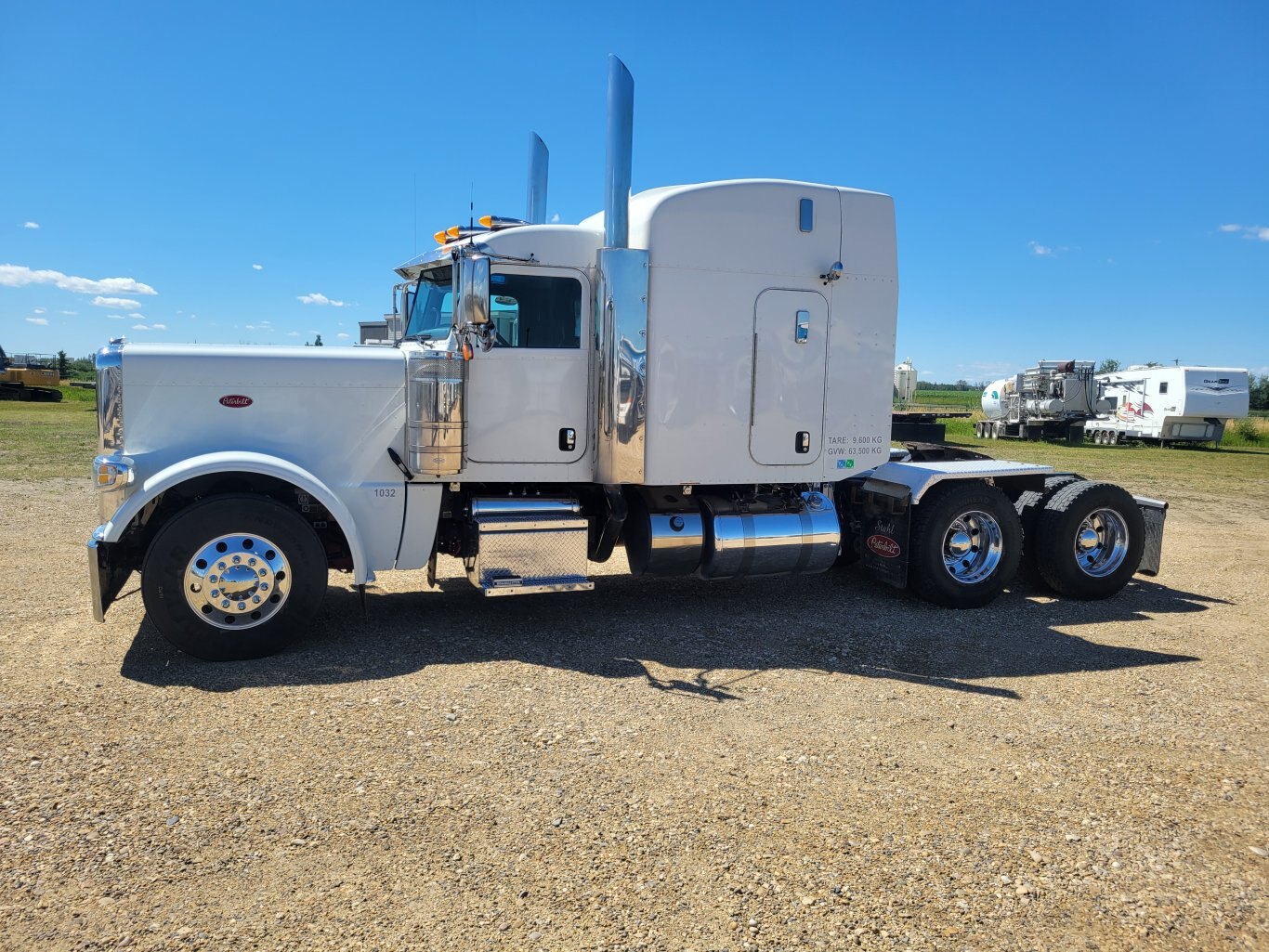 2022 Peterbilt 389 T/A Sleeper Truck Tractor